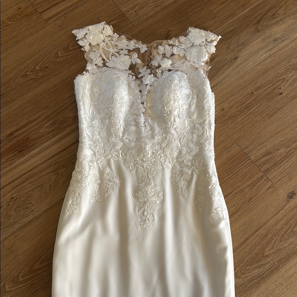 Pronovias White Wedding Dress with garment bag